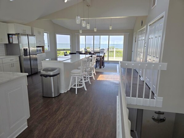 Fridge, microwave, oven, stovetop - 1604 Landis Avenue South (Sea Isle City)