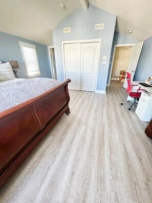 5 Schlafzimmer, Bügeleisen/Bügelbrett, Internetzugang