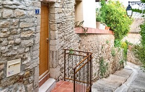 Exterior detail - Centre Historique Hyères (Hyeres)