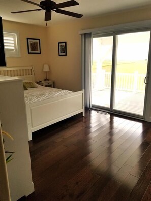 5 bedrooms, iron/ironing board, Internet - 5000 Central Avenue South (Sea Isle City)