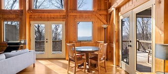 Mountain Retreat, Sunset Views, and 20 Minutes to Asheville!
