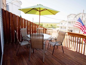 Outdoor dining - 240 36th Street East (Sea Isle City)