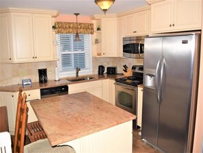 Frigorífic, microones, forn i placa de cuina