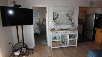 3 bedrooms, iron/ironing board, internet