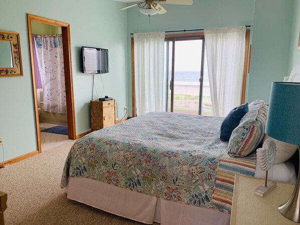 4 bedrooms, iron/ironing board, internet