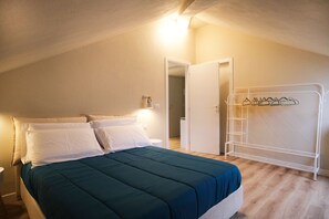 1 habitación, escritorio, tabla de planchar con plancha y wifi gratis
