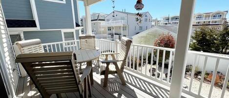 屋外ダイニングエリア