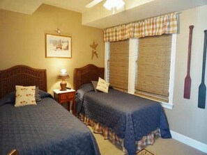 4 bedrooms, iron/ironing board, internet