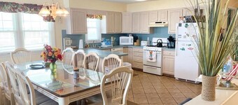 28 63rd Street, Unit:West