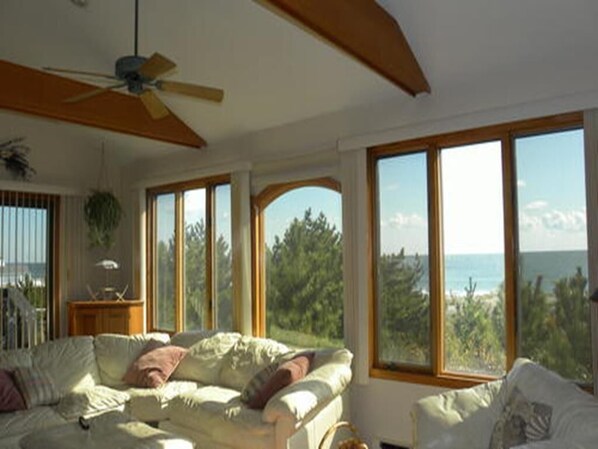 TV, DVD player - 10 86th Street North (Sea Isle City)