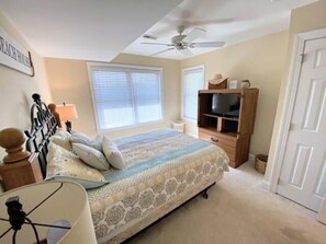 4 bedrooms, iron/ironing board, internet