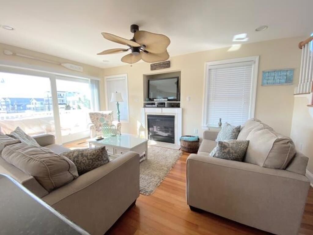 TV, fireplace, DVD player