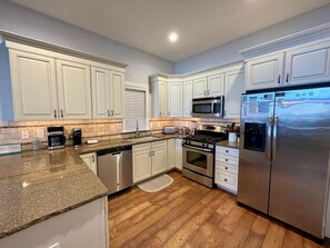 Fridge, microwave, oven, stovetop - 5904 Landis Avenue, Unit:203 (Sea Isle City)