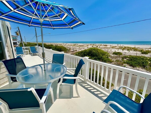 Outdoor dining - 10 56th Street North (Sea Isle City)