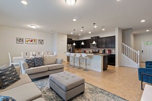 Interior - Lake view Windsor 4BD Disney (Kissimmee)