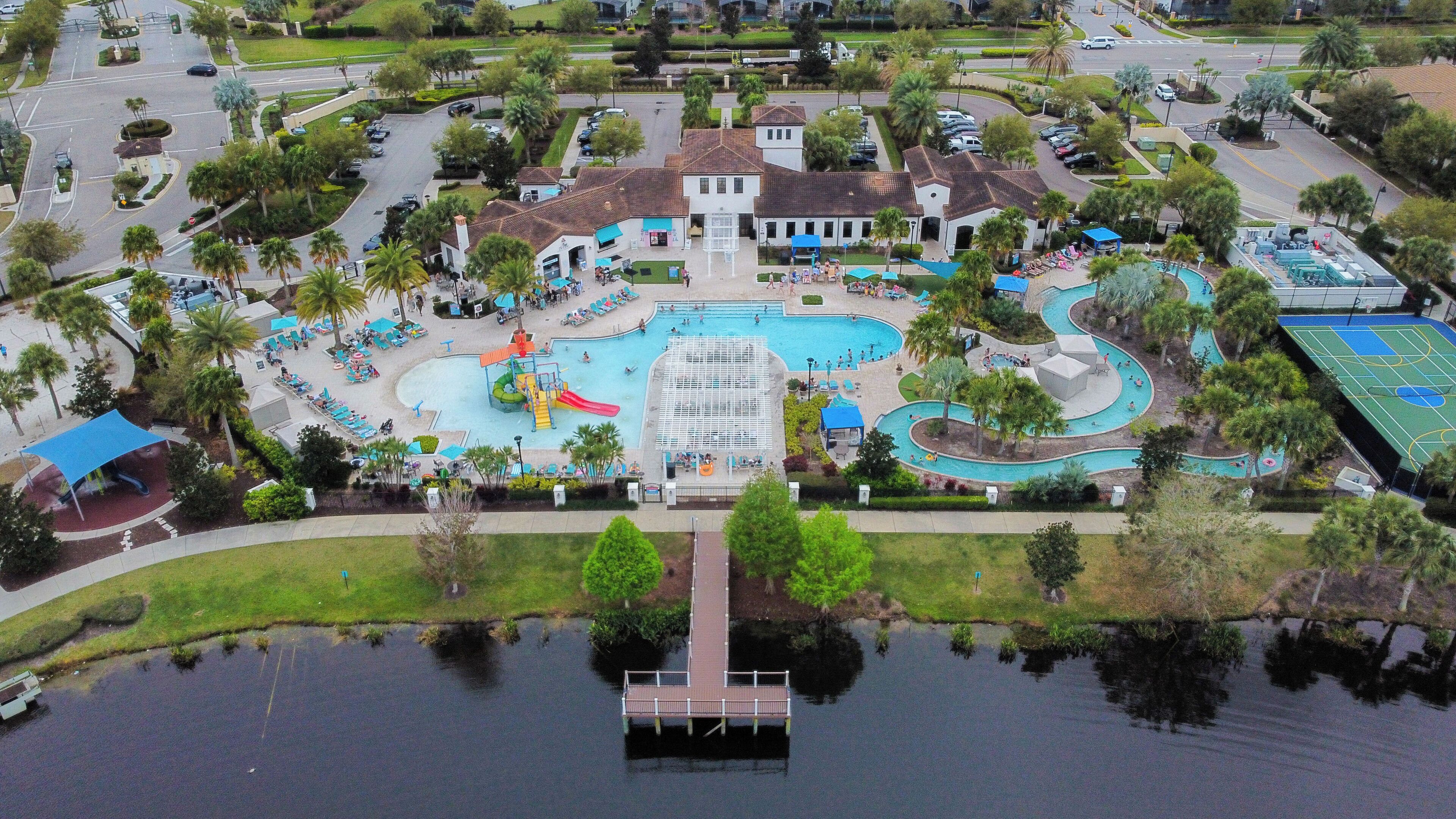 المنشأة من الخارج