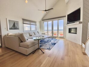 Télévision, cheminée