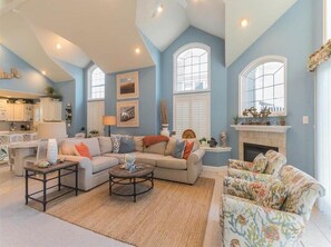 Télévision, cheminée, lecteur de DVD