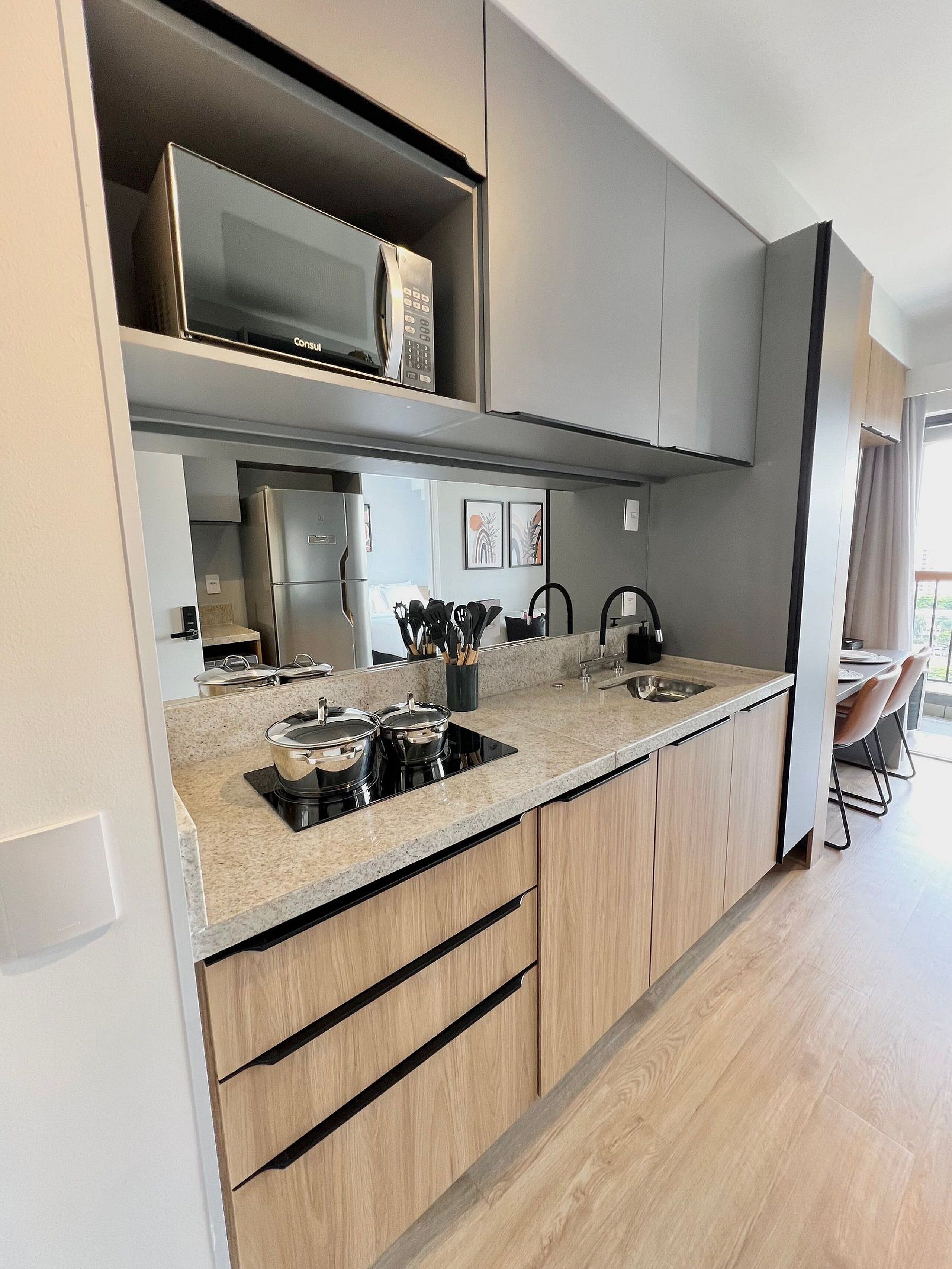 Quarto casal conforto | Cozinha privada | Máquina de café expresso, geladeira grande, micro-ondas, cooktop