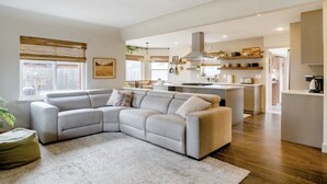 TV - Unique Denver Designer Home 4 Bed/ 4 bath (Denver)
