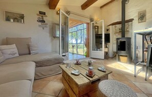 Fireplace - Stunning home in Carcès (Carcès)