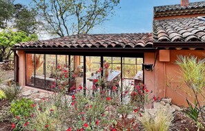 Outdoor dining - Stunning home in Carcès (Carcès)