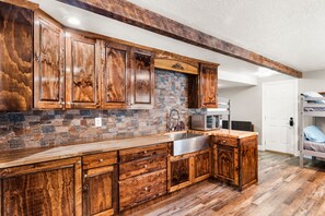 Interior - Lakestone Cottage - Pool & Hot Tub Access (Garden City)