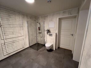 Studio | Badezimmer | Dusche, Haartrockner, Handtücher