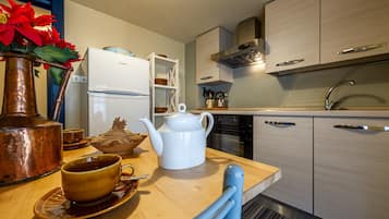 雪櫃、焗爐、爐具、廚房用具/餐具/器皿