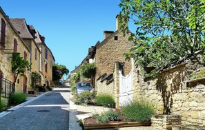 Property grounds - Beautiful home in Domme with WiFi (Domme)