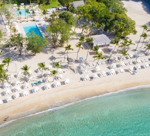 Sun-loungers, beach towels - Amazing views, immense pool 60x20 ft 16+ guests 6BR Luxury Villa 9 Baths 9 Beds (La Romana)