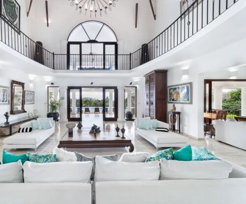 Amazing views, immense pool 60x20 ft 16+ guests 6BR Luxury Villa 9 Baths 9 Beds