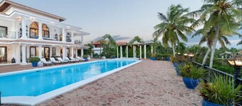 Amazing views, immense pool 60x20 ft 16+ guests 6BR Luxury Villa 9 Baths 9 Beds
