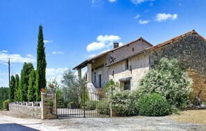 Exterior - Amazing home in La Chapelle Faucher (La Chapelle Faucher)