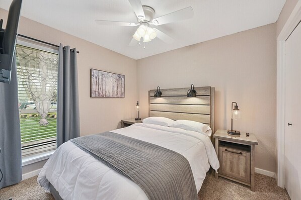 4 bedrooms, desk, iron/ironing board, free WiFi