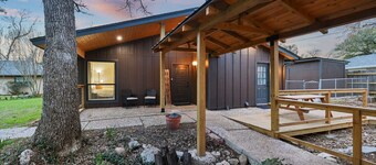 Aggie Fan Cave - Minutes to Kyle Field+BigBackyard