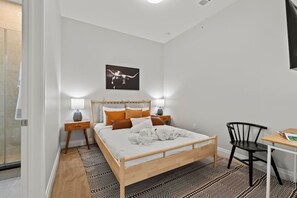 مكتب ومكواة/لوح كي وواي فاي مجانًا وملاءات أسرّة