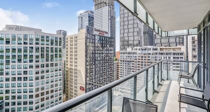 Rare 3BR 2BA Downtown Toronto Condo | High Floor | Lake View