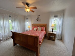 4 bedrooms, free WiFi, bed sheets - 🐾 Ridge Refuge | Pet & Family Friendly Townhome w/ Fireplace & Firepit 🔥✨ (Hidden Valley)