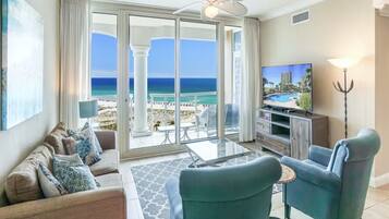 Apartment, Berbilang Katil (Portofino Island Resort 1- 809) | Ruang tamu | TV