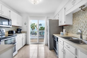Condo, nhiều giường (Sandcastle 20 -Navarre a Dull Moment) | Bếp riêng | Lò nướng, lò nướng bánh mì, khăn giấy