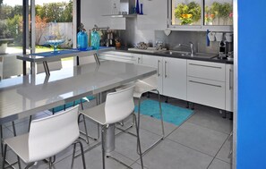 Ovn, oppvaskmaskin og kaffetrakter/tekoker