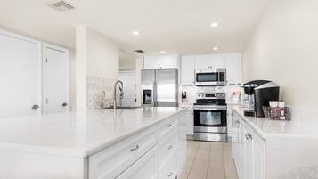 Lejlighed - 1 kingsize-seng med sovesofa (Santa Rosa Dunes 425) | Privat køkken | Ovn, brødrister, Servietter