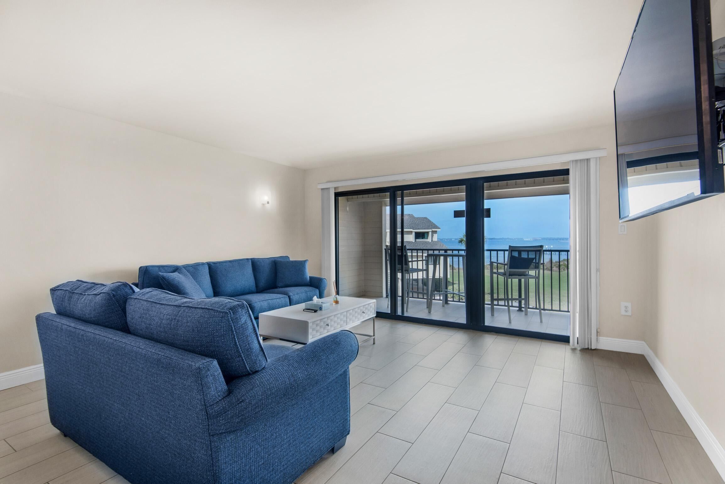 Bloc d'apartaments, 1 llit de matrimoni gran i sofà llit (Santa Rosa Dunes 425) | Sala d'estar | Televisor 