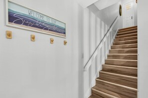 Interior - Sugar Beach F-26 (Navarre)