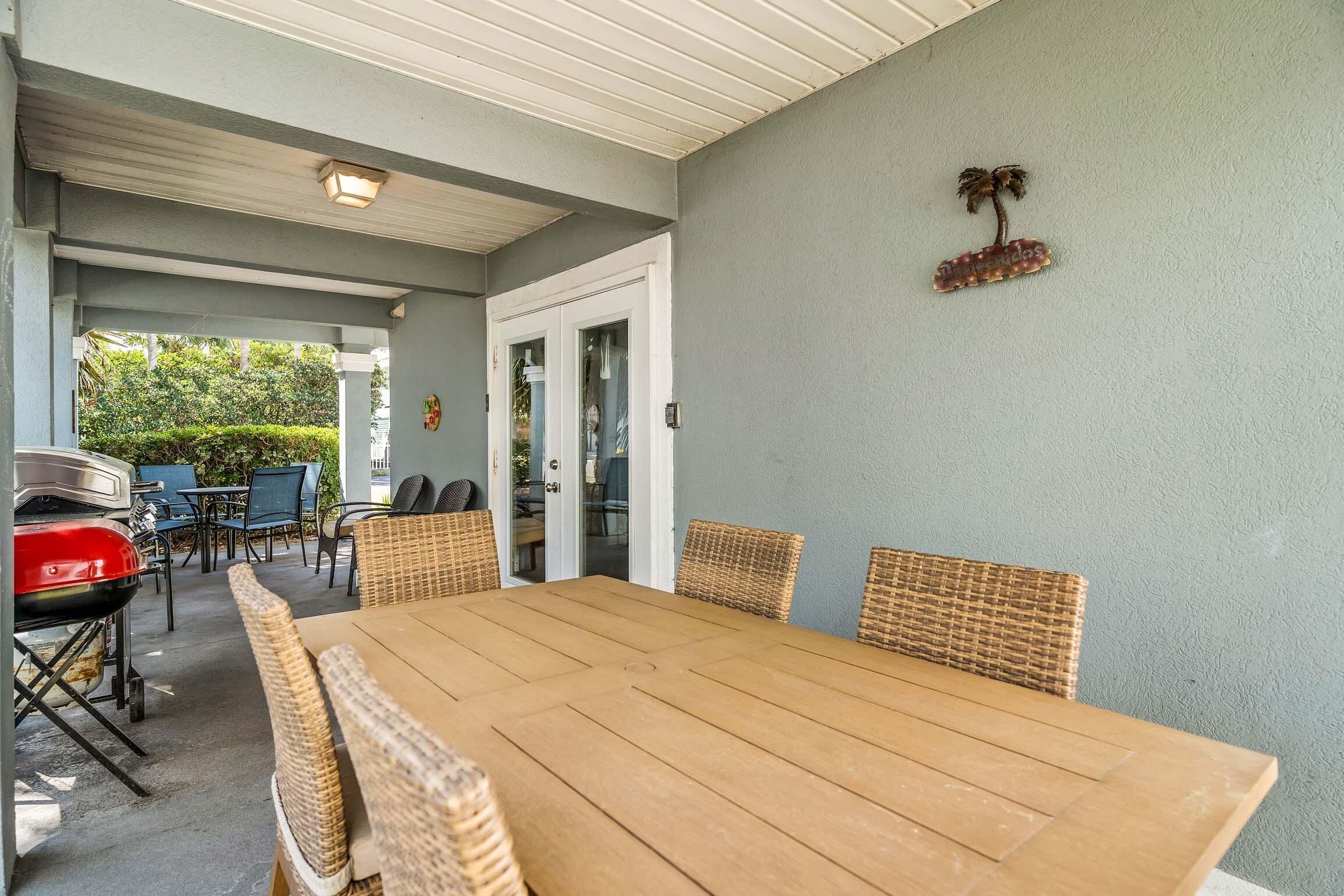 Outdoor dining
