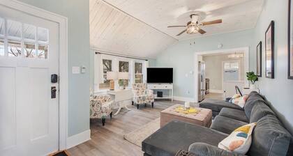 Charming 3-bedroom, 2 bath house, WiFi, AC in marvelous Lakeside area Muskegon