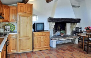 Fridge, oven, stovetop, dishwasher - Amazing home in Bedoin (Bedoin)