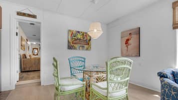 Rumah, Beberapa Tempat Tidur (Bungalow By the Sea-Mermaid) | Interior