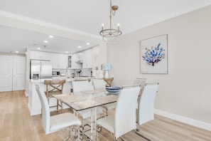Dining - Emerald Isle Unit 703 (Pensacola Beach)